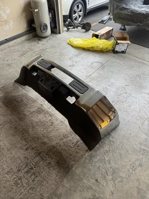 Передний бампер для Chevrolet Silverado 2500/3500 HD 2015-2019 годов выпуска - Изображение 1 из 4