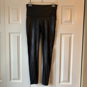 SPANX Faux Leather Leggings Women's Size Large Black Work Travel Night Out - Picture 1 of 8