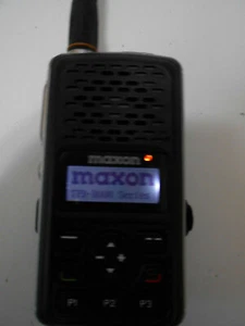MAXON TPD8424BK UHF DIGITAL/ANALOG HANDHELD RADIO - Picture 1 of 2
