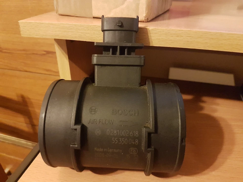 Saab 9-3/vauxhall Astra 1.9 Air Flow Meter 0281002618 - Image 1 of 1