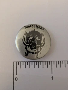 Motorhead: Snaggletooth (Silver background) Original Badge/Button - Picture 1 of 3