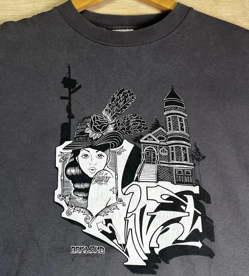 Винтажная мужская футболка Mike Giant M серая Oakland Raiders сделано в США граффити искусственно состаренная - Изображение 1 из 4