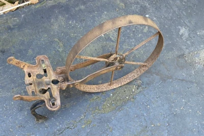 Vintage Planet Jr   Single   wheel cultivator w/ Grease Fiiting & 3 Attachments - Image 1 of 4