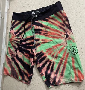 Volcom Mens Green Tie Dye Size 30 Surf Board Shorts Pool Swim Trunks Pockets - Picture 1 of 3