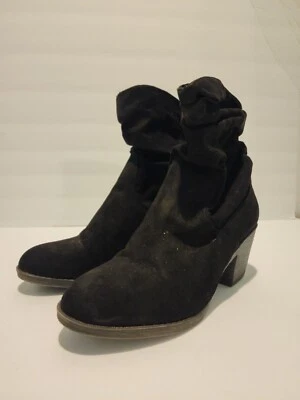 Zapatos para mujer Rocket Dog gamuza atrevida punta almendra moda al tobillo, negros, talla 7 Foto 1 de 4