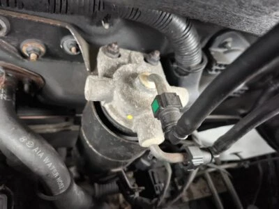 KIA SORENTO 2009-2015 2199 FUEL FILTER HOUSING - Image 1 of 3