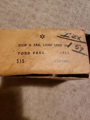 Lente de lámpara de luz trasera roja NORS GLO-BRITE 317/FAB-13444 para 53 pasajeros Ford  Foto 1 de 4