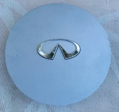 INFINITI M30 TAPA CENTRAL (1) PLATA OEM PARA LLANTAS DE ALEACIÓN 1990-92 15" P#40315F6600 Foto 1 de 3