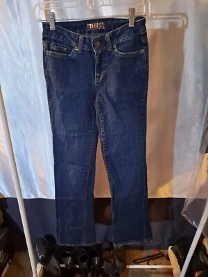 Bitten Jrs. Pantalones de mezclilla bootleg lavados oscuros de 5 bolsillos talla O Foto 1 de 4