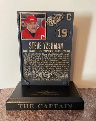 Steve Yzerman “The Captain” Fifth Third Bank Detroit Red Wings stand up Plaque Cover