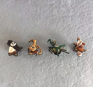 KUNG FU PANDA JIBBITZ KUNG FU PANDA SCHUH CHARMS MANTIS SHIFU PO JIBBITZ PASSFORM KROKO - Bild 1 von 5