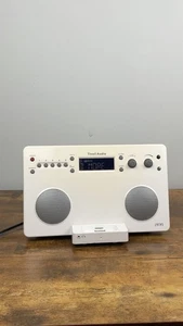 Tivoli IYIYI Radiowecker iPod Dock weiß/silber - funktioniert außer Audio Dock - Bild 1 von 8