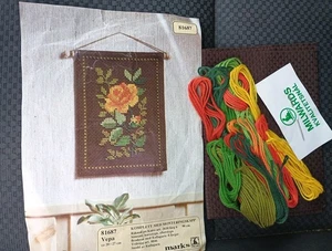Mini kit Sweden Marks rosa amarilla sin artículos colgantes - Imagen 1 de 3