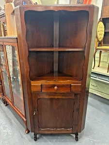 An Elegant | Vintage | Australian | Woodcrafted | MYER Heritage | Corner CABINET - Picture 1 of 24