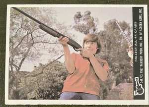 1967 Donruss The Monkees #34A - Davy Jones shooting his long gun - Picture 1 of 2