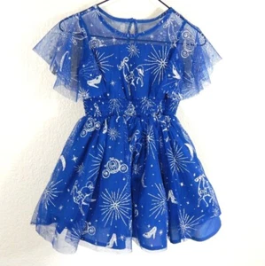 Disney Store Mädchen 3 Kleid Aschenputtel blau Glitzer Party Stern Coach Slipper gebraucht, in einwandfreiem Zustand - Bild 1 von 3