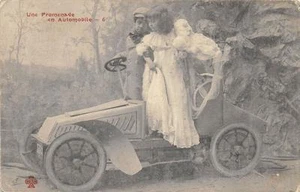 CPA VOITURE ANCIENNE UNE PROMENADE EN AUTOMOBILE - Imagen 1 de 1