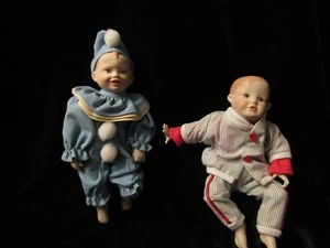 ZWEI BILD PERFEKTE PORZELLAN KÜNSTLERPUPPEN GRÖSSE KLEIN 7 ZOLL JUNGEN - Bild 1 von 4
