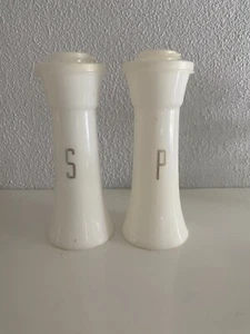 Vintage Tupperware Salt And Pepper Shakers 6.25 “ Hourglass With Gold & Silver - Picture 1 of 4