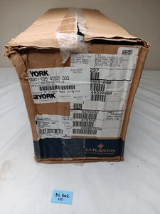 YORK EMERSON 1-1/4" Economizer Solenoid Valve 025-40330-000 NOS - Picture 1 of 4