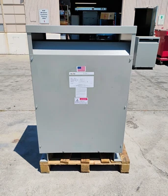 Transformador Federal Pacific T43T112, 112,5 KVA, 480-240/120LT, 3 Ph, reacondicionado Foto 1 de 4