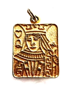 SPIELKARTE HERZKÖNIGIN CHARM ANHÄNGER GOLDFARBEN SCHMUCK VINTAGE neocurio - Bild 1 von 5