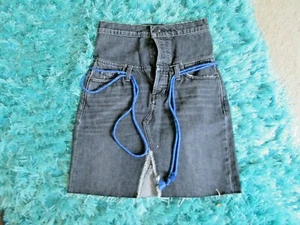 NEU MIT ETIKETT * DAMEN HUDSON SCHWARZ KNOPFLEISTE JEANSROCK MIT GÜRTEL * 24 ROHER SAUM - Bild 1 von 4