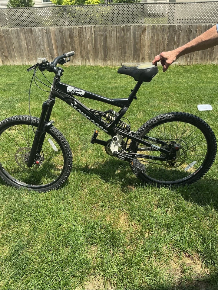 Bicicleta de Montaña MTB 21 Velocidades Bicicleta Freno de Disco Suspensión Asiento Ajustable, 26" Foto 1 de 4