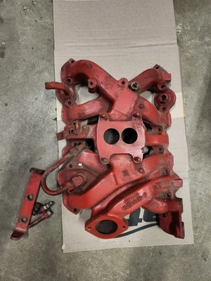 331 Hemi CHRYSLER Mopar Usado Original HIERRO FUNDIDO 2BBL COLECTOR DE ADMISIÓN 1326812 Foto 1 de 3