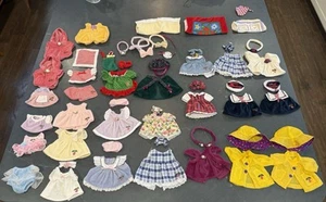 Vtg BriarBerry Bears Joey Kristen Anna MERRY (4) 91 Pieces Clothes /Accessories - Picture 1 of 22