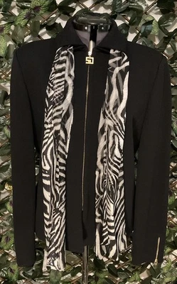 JAQUETA ST JOHN COLLECTION BY MARIE CINZA PRETA COM ZÍPER E CACHECOL SJ - Imagem 1 de 4