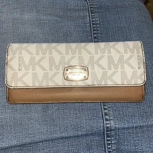 Michael Kors White Brown MK Logo Canvas bifold womens wallet - Picture 1 of 6