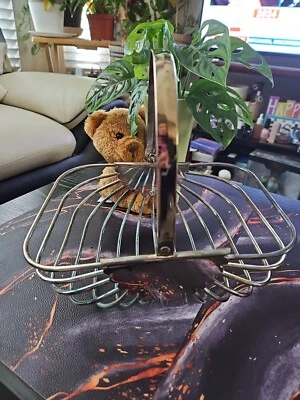 Vintage Silver-Plate Metal Wire Multi-Purpose Bread Fruit Basket with Handle - Image 1 of 4