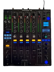 Pioneer DJM-900NXS2 with Decksaver and flight case *near mint condition* - Picture 1 of 11