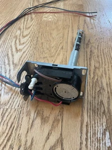 Honeywell Fan and Limit Control L4064B2236 - Picture 1 of 4