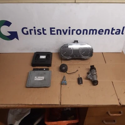 KIT SERRATURA ECU SKODA ROOMSTER 1.2 BENZINA CBZA 2012 03F906070HJ ACCENSIONE (4B) - Immagine 1 di 4