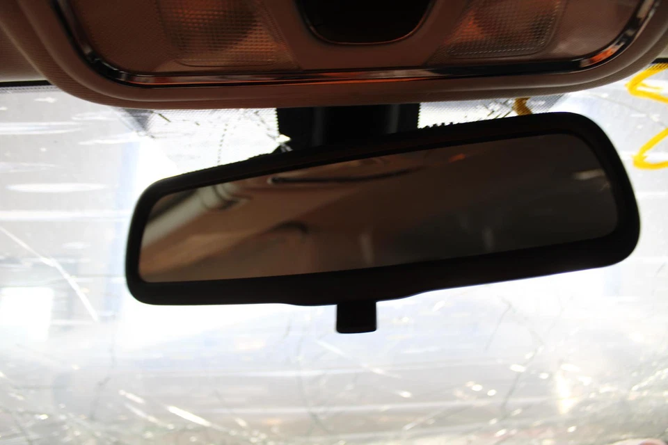 Espejo retrovisor interior delantero central usado se adapta a: Jeep Cherokee 2014 atenuación manual Foto 1 de 4