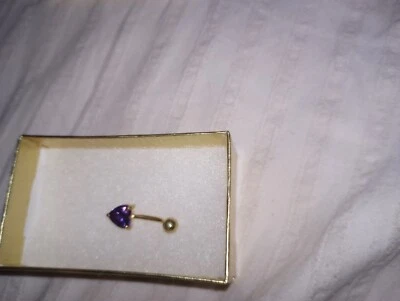 Anillo ombligo de amatista creado por laboratorio Heart para mujer enchapado en oro de 14K  Foto 1 de 3