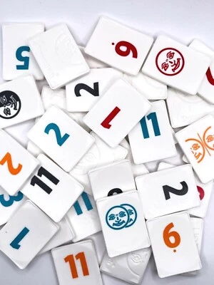 Azulejos Rummikub Individuales Nuevos Blancos Curvos Piezas de Juego Pressman 2018 Foto 1 de 4