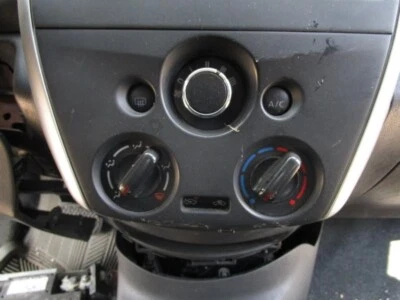 2015-2019 Nissan Versa and Nissan Micra AC Heater Climate Control Unit OEM - Image 1 of 4