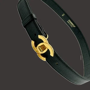 Cadena de cinturón CHANEL AUTÉNTICO LOGOTIPO COCO dorado medalla kenkenjp cuero negro bloqueo giratorio CC - Imagen 1 de 22