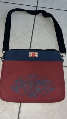Bolsa acolchoada de lona vermelha/azul Lucky Brand estojo carteiro 14" de largura - Imagem 1 de 4
