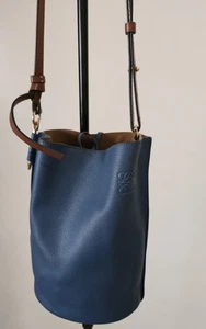 Autentica borsa a tracolla LOEWE Gate Bucket blu # 261817 - Foto 1 di 15