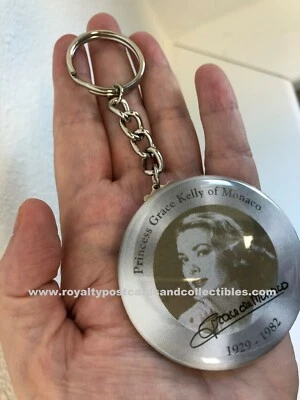 PRINCESS GRACE KELLY of Monaco Autograph | Autogramm auf Schlüsselanhänger #1 - Bild 1 von 4