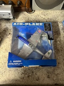 Chicago Cubs New Ray Motorized Propeller 1/48 Scale WWII Fighter Plane NIB - Picture 1 of 4