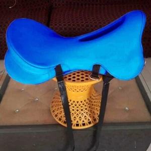 Synthetic Endurance Horse Light Weight Saddle Available Multiple Sizes strap - Picture 1 of 13