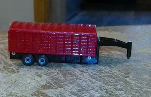 1/64 ertl gooseneck grain trailer with tarp in nice shape used - Picture 1 of 9