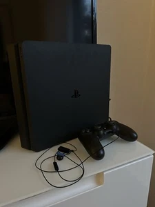 PlayStation 4 500 GB *NEU* Kaum Benutzt* Garantie* + Controller & Kopfhörer - Bild 1 von 1