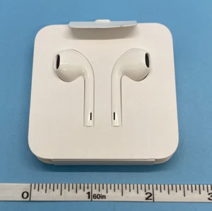 Apple iPhone Lightning EarPods Earbuds Earphones Mic & Volume Control Headphones - Picture 1 of 4