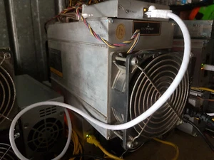 Used Bitmain Antminer l3+ Litecoin/dogecoin miner with used PSU - Picture 1 of 3